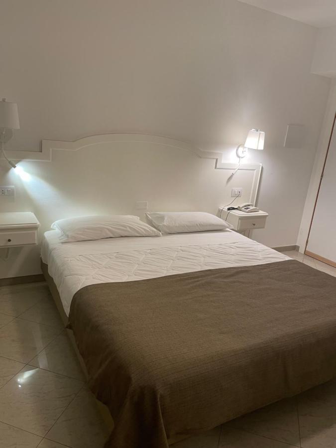 Hotel Donatello อัลเบโรเบลโล ภายนอก รูปภาพ